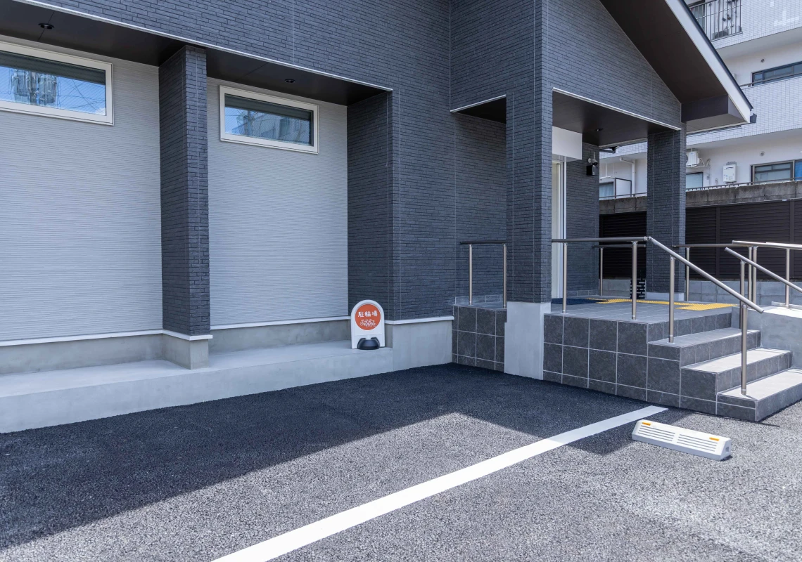 医院前駐車場駐輪場
